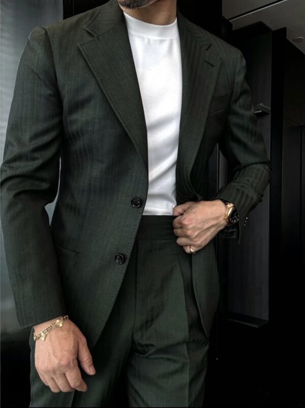 Single-row two-button dark striped suit - Image 3